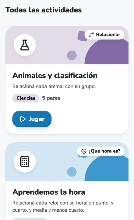Las actividades de un alumno en su celular, cada una con su botón Jugar